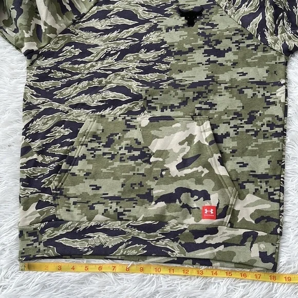 Under Armour Men’s the Rock project Veterans hoodie Dwayne Johnson khaki size M